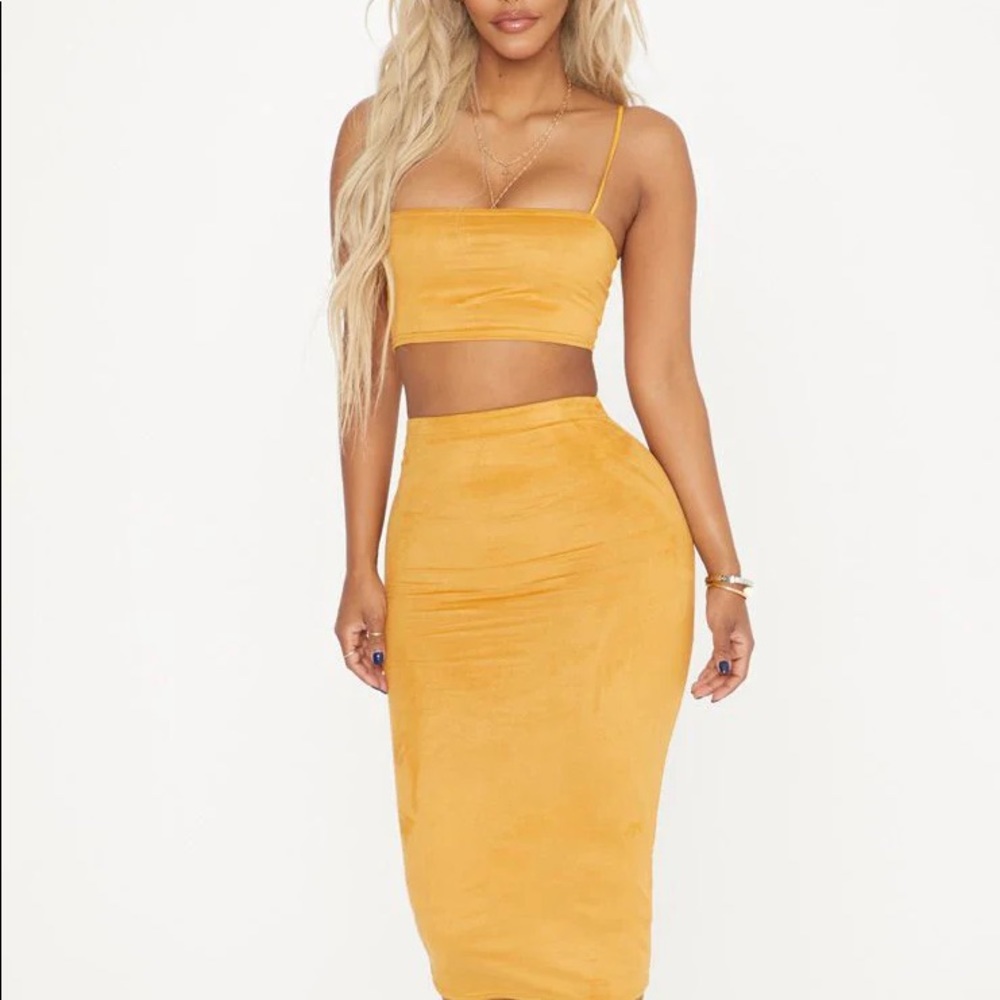 Prettylittlething mustard suede crop
Top midi skirt set